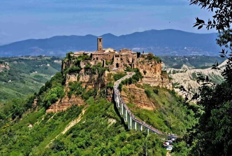 Civita di Bagnoregio…”passeggiando tra la città che muore e il paese delle fiabe”